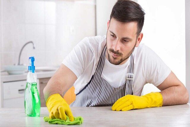 علائم رایج اختلال وسواس فکری از جمله افکار وسواسی و رفتارهای جبری